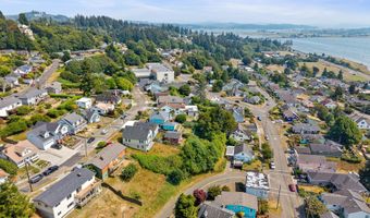 416 CHINOOK Ave, Astoria, OR 97103
