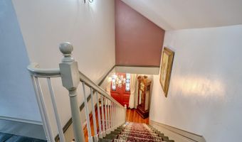 18 Waldo Ave, Belfast, ME 04915