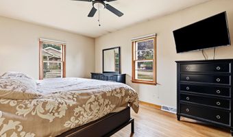 3045 Hales Mill Rd, Asbury, IA 52002