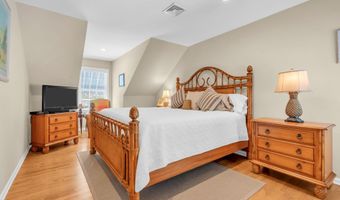 22 Woodland Ave, Manasquan, NJ 08736