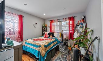 19 Apple Blossom Ct, Airmont, NY 10952