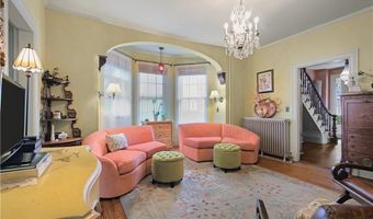 15 Ayrault St, Newport, RI 02840