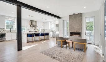 55 Bay View Ave, Amagansett, NY 11930