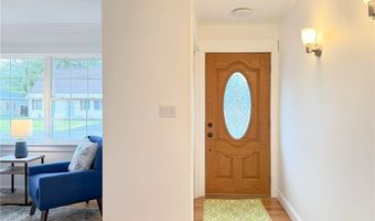 8 Burmont Ct, Utica, NY 13502