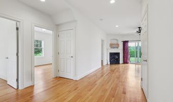 752 Matthews St, Bristol, CT 06010