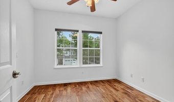 800 PARADISE Ln, Atlantic Beach, FL 32233