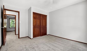 465 Redwood Forest Dr, Ballwin, MO 63021