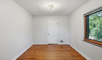 3119 N Farmcrest Dr, Amberley, OH 45213