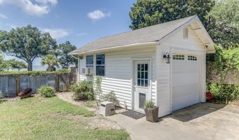 1467 Wilkes Ave, Biloxi, MS 39530