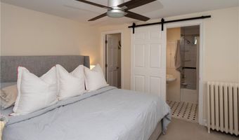 14 Lee Ave, Newport, RI 02840