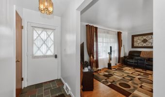 4 Marietta Dr, Albany, NY 12205