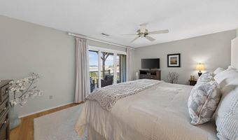 42 Turtle Bay Dr 42, Branford, CT 06405