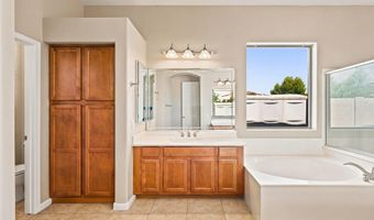 952 E FIELDSTONE Pl, Chandler, AZ 85249