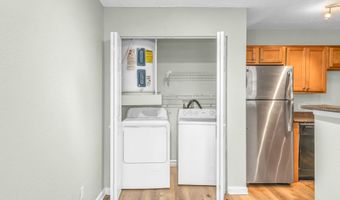 355 Lakepointe Dr 102, Altamonte Springs, FL 32701