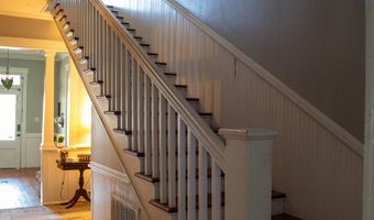 66 Weaver St, Baxley, GA 31513