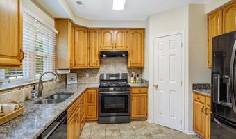 7044 FIELDHURST Ct, Alexandria, VA 22315