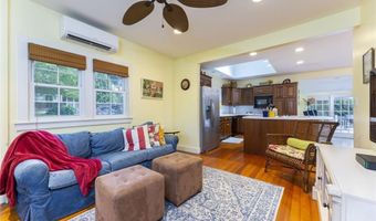 135 Longfellow Rd, Jamestown, RI 02835