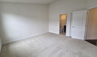 12 Putnam Ln, Danbury, CT 06810