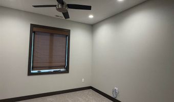 640 S 9th St, Akron, IA 51001