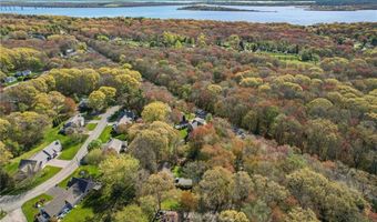 7 Winterberry Rd, Narragansett, RI 02882