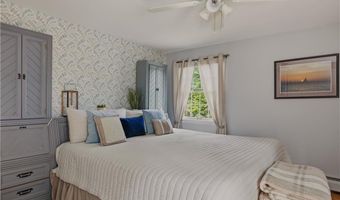11 Carol Ave, Bristol, RI 02809