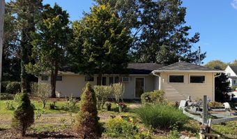 7 Swartout Pl, Amityville, NY 11701