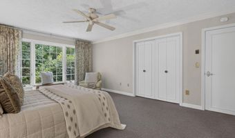 28 Buttonwood Rd, Bedford, NH 03110