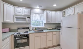 7 Ruth Ct, Absecon, NJ 08201