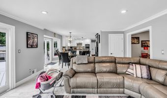 20 Regency Way, Manalapan, NJ 07726