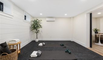 7 Champlin St, Newport, RI 02840