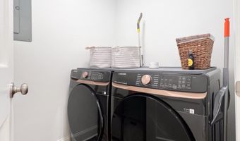 1092 W Lake Dr, Athens, GA 30606