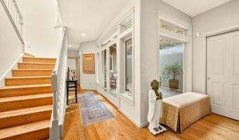 545 Ashland Creek Dr, Ashland, OR 97520