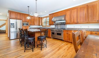 40 Old Bridge Rd, Brookfield, CT 06804