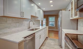 514 S HENRY St, Alexandria, VA 22314