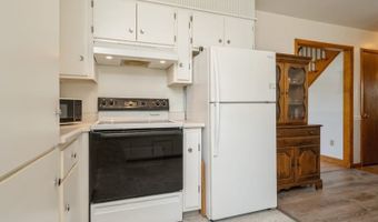 10 Springdale Gardens Rd, Andover, NJ 07821