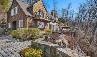 11 Driftwood Rd, Danbury, CT 06811