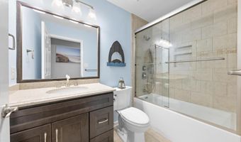 15 Brentwood Dr, Bayville, NJ 08721