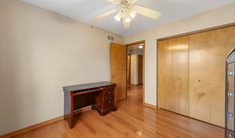 39911 Golf Ln, Antioch, IL 60002