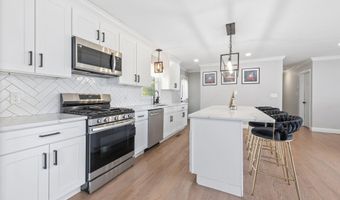 130 Deramo Pl, Bridgeport, CT 06606