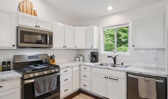 5949 Whitneyville Ave SE, Alto, MI 49302