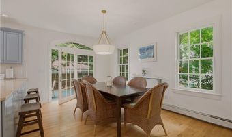 7 Clay St, Newport, RI 02840