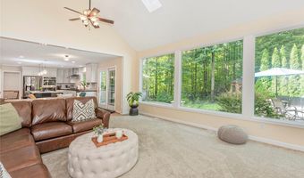 225 Linwood Ln, Aurora, OH 44202