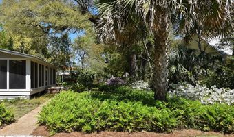 160 Ave C, Apalachicola, FL 32320