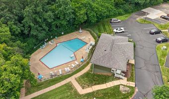 2427 Hidden Meadow Ln, Ballwin, MO 63021