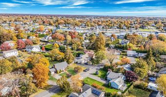 50 Mole Pl, Amityville, NY 11701