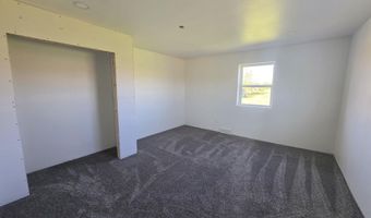38515 129th St, Aberdeen, SD 57401