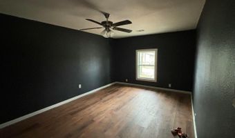 685 S 9th St, Batesville, AR 72501