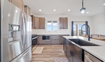 985 RANGE LINE Rd, Cheyenne, WY 82009