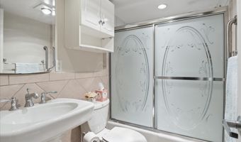 4600 S FOUR MILE RUN Dr 207, Arlington, VA 22204