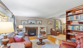 31 Mohawk Dr, Acton, MA 01720